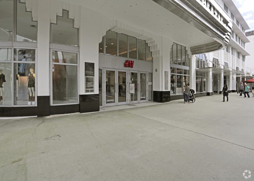 541-551 Lincoln Rd, Miami Beach, FL à louer - Photo de l’immeuble – Image 2 sur 9