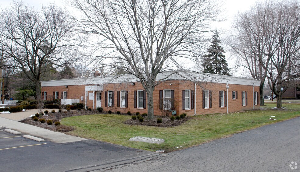 1535 Old Henderson Rd, Columbus, OH à louer - Photo de l’immeuble – Image 3 sur 3