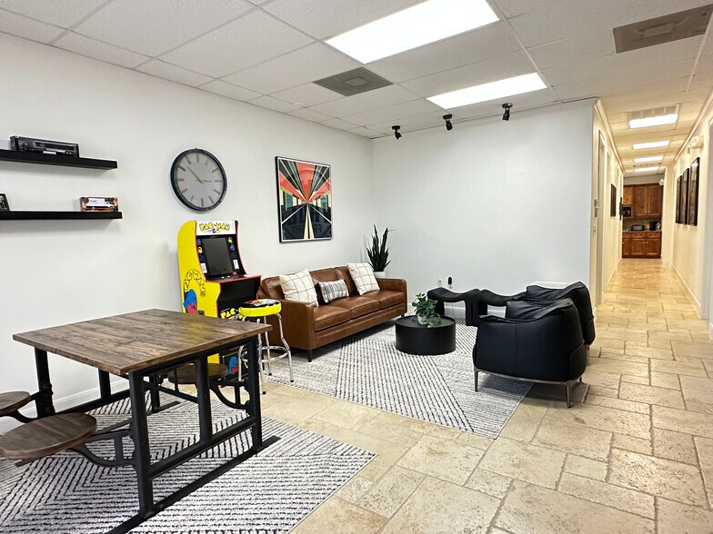 7575 W Loop 1604, San Antonio, TX à louer - Photo de l’immeuble – Image 3 sur 17