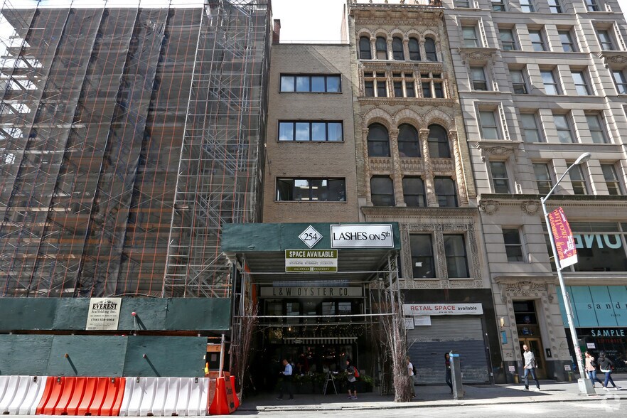 254 Fifth Ave, New York, NY à louer - Photo de l’immeuble – Image 2 sur 37
