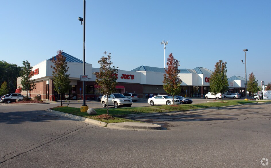 31215-31221 W 14 Mile Rd, Farmington Hills, MI à louer - Photo de l’immeuble – Image 2 sur 5