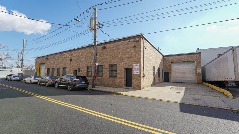 147-32 Farmers Blvd, Jamaica, NY à louer - Photo de l’immeuble – Image 3 sur 6