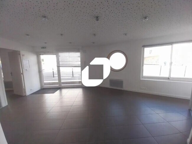 Plus de détails pour 2 Rue De La Mélinière, Nantes - Local commercial à vendre