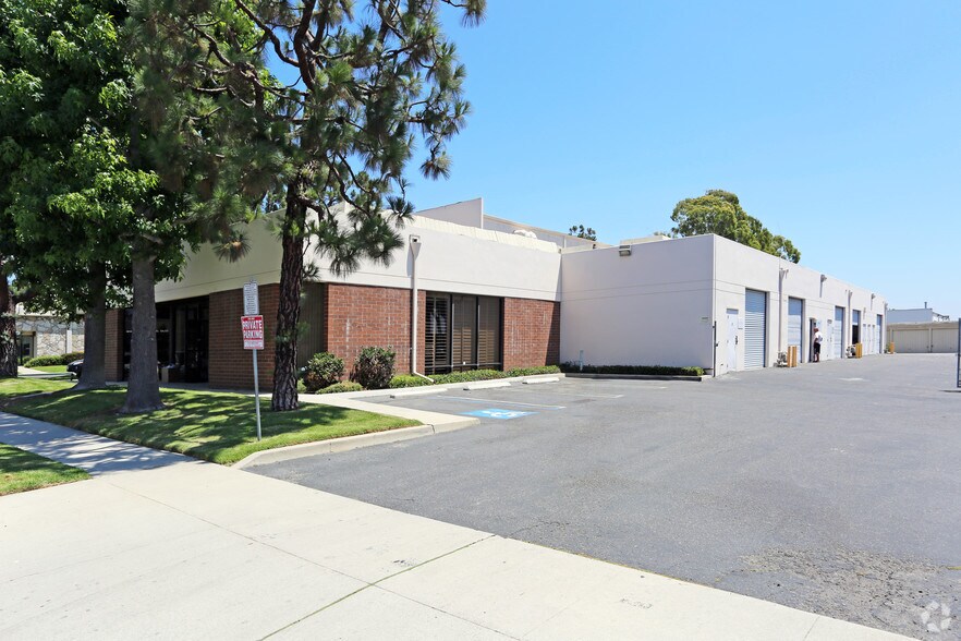 881-899 Production Pl, Newport Beach, CA à louer - Photo de l’immeuble – Image 2 sur 11