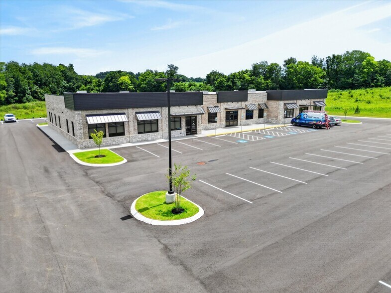 625 Hornbuckle Rd, Clarksville, TN à louer - Photo de l’immeuble – Image 3 sur 39