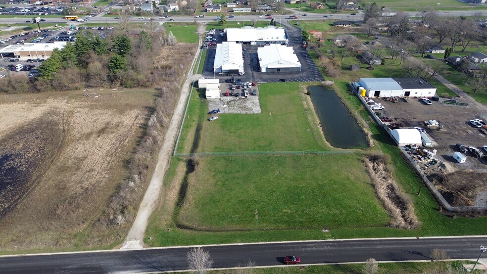 8407 E US Highway 36, Avon, IN à louer - Photo de l’immeuble – Image 3 sur 3