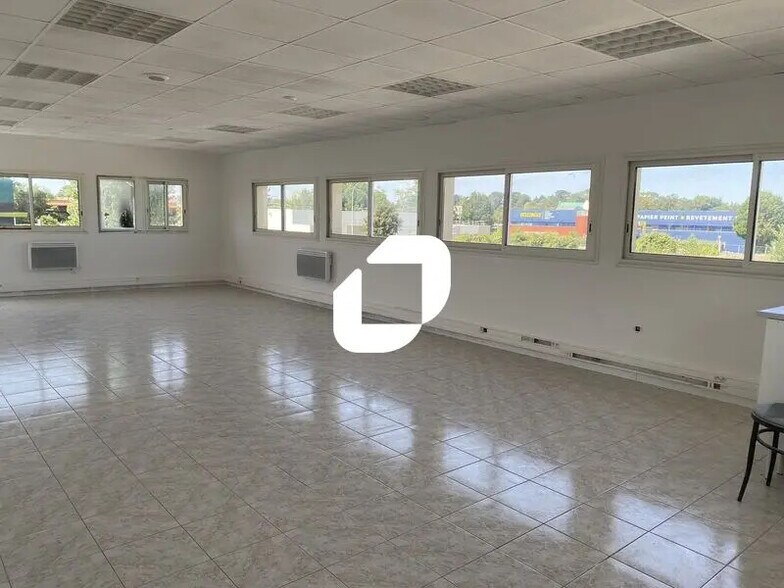 Bureau dans Pessac à louer - Photo de l’immeuble – Image 3 sur 5