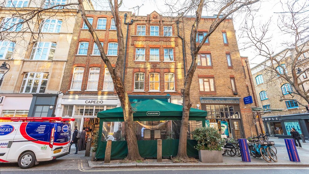 39 Endell St, Londres à vendre - Photo de l’immeuble – Image 2 sur 7