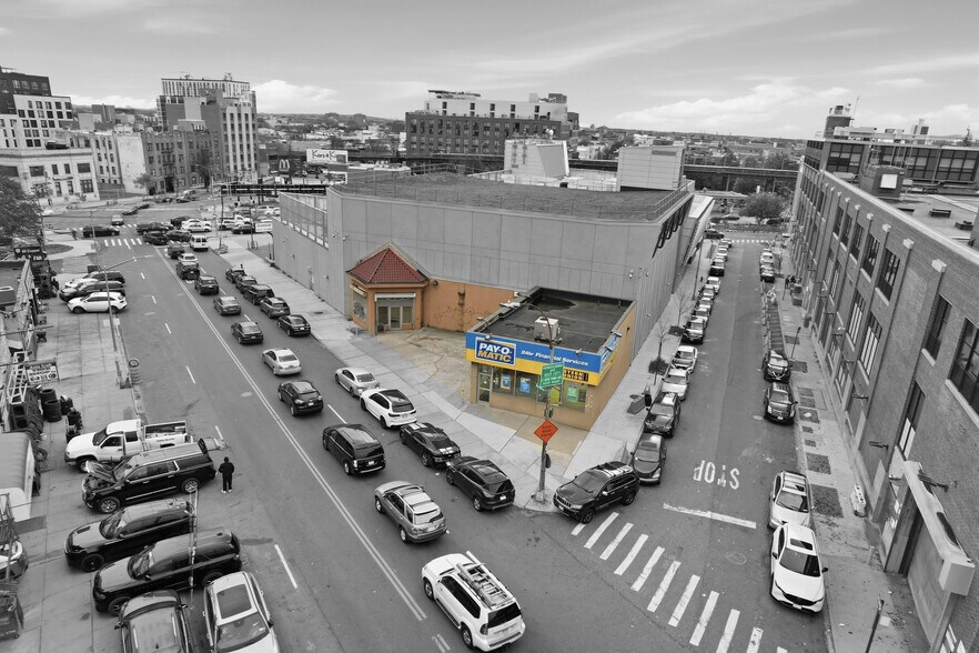 1756 Bushwick Ave, Brooklyn, NY à louer - Photo principale – Image 1 sur 6