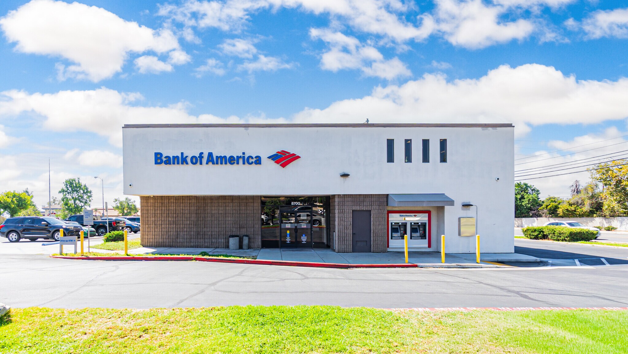 8700 Baseline Rd, Rancho Cucamonga, CA à vendre Photo principale– Image 1 sur 9