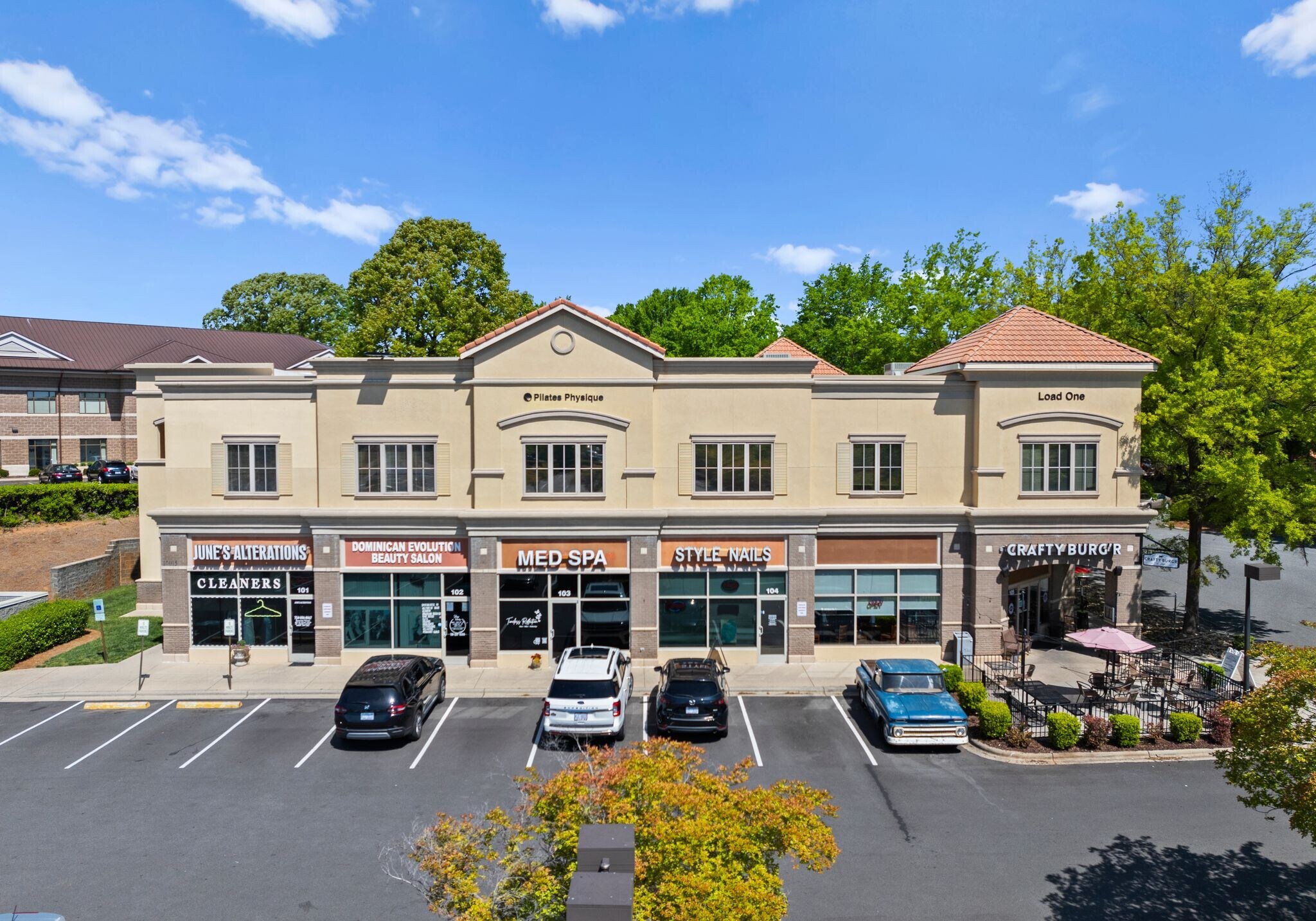 17015 Kenton Dr, Cornelius, NC à louer Photo de l’immeuble– Image 1 sur 9