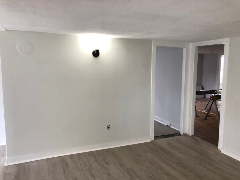 774-776 S Main St, Plantsville, CT à louer - Photo intérieure – Image 3 sur 20