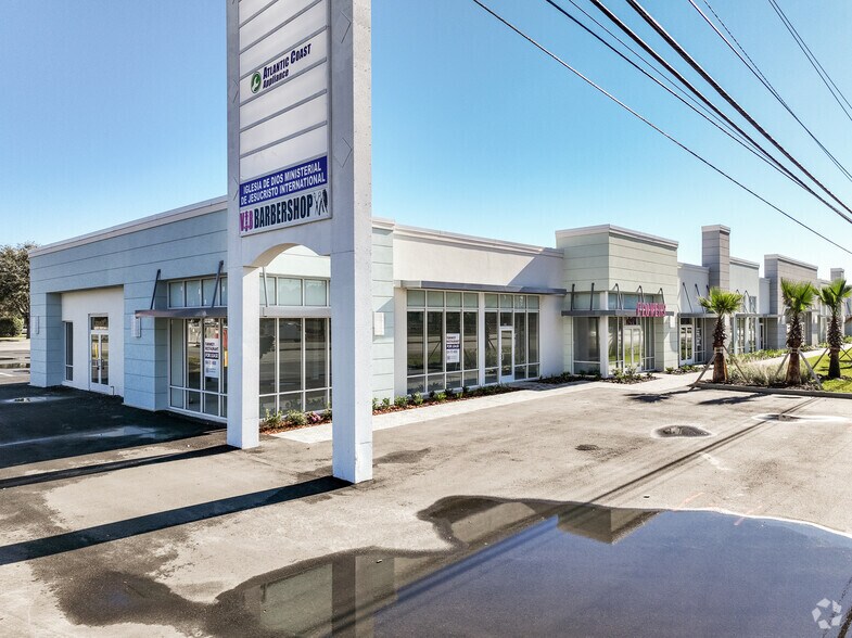 7035 Philips Hwy, Jacksonville, FL à louer - Photo de l’immeuble – Image 2 sur 28