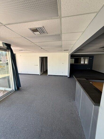 2700 W Burbank Blvd, Burbank, CA à louer - Photo de l’immeuble – Image 3 sur 12