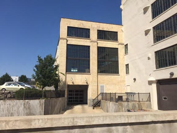 245 N Main St, Fort Atkinson, WI à vendre - Photo de l’immeuble – Image 2 sur 11