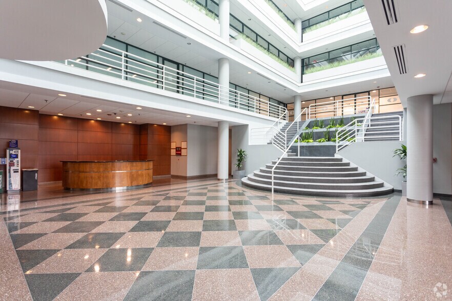 275 Washington St, Newton, MA à louer - Photo intérieure – Image 2 sur 8