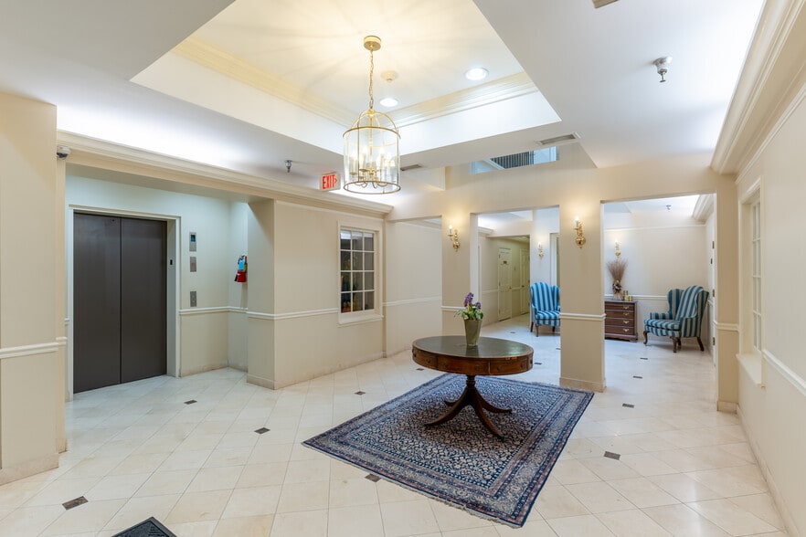228 S Washington St, Alexandria, VA à vendre - Photo intérieure – Image 3 sur 9