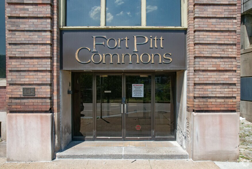 445 Fort Pitt Blvd, Pittsburgh, PA à louer - Photo de l’immeuble – Image 2 sur 11