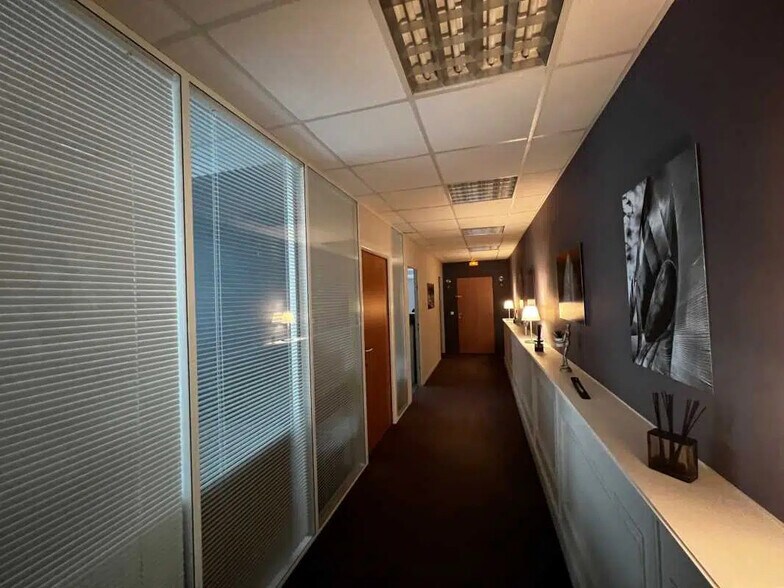 Bureau dans Lille à louer - Photo intérieure – Image 1 sur 4