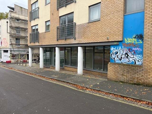13-23 King Square Ave, Bristol à vendre - Photo de l’immeuble – Image 2 sur 3