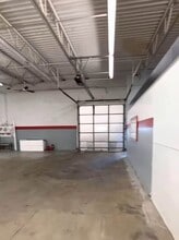 8221-8237 E Washington St, Chagrin Falls, OH à louer Photo de l’immeuble– Image 2 sur 4