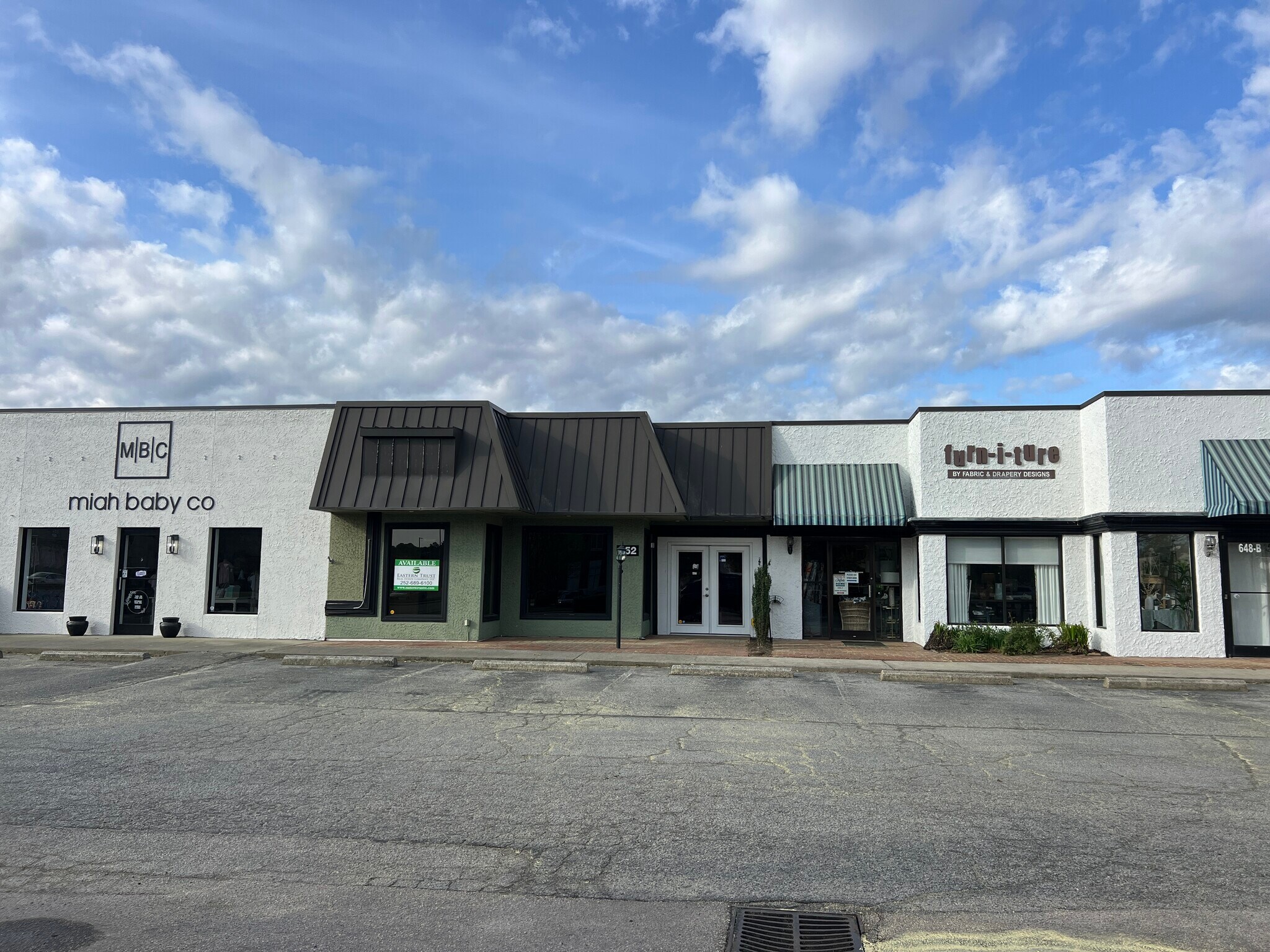 600-698 E Arlington Blvd, Greenville, NC à louer Photo de l’immeuble– Image 1 sur 9