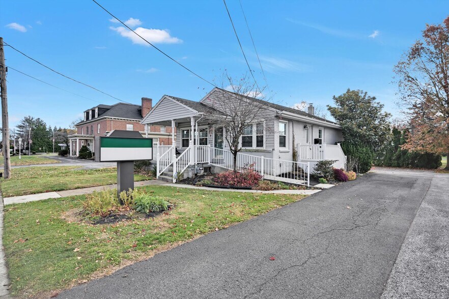 3419 Market St, Camp Hill, PA à vendre - Photo de l’immeuble – Image 3 sur 42