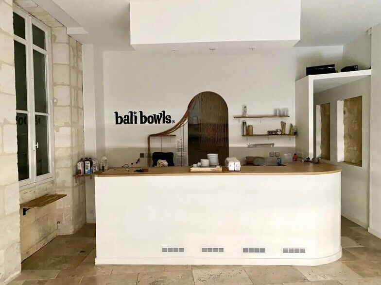 Local commercial dans Bordeaux à louer - Photo de l’immeuble – Image 3 sur 4