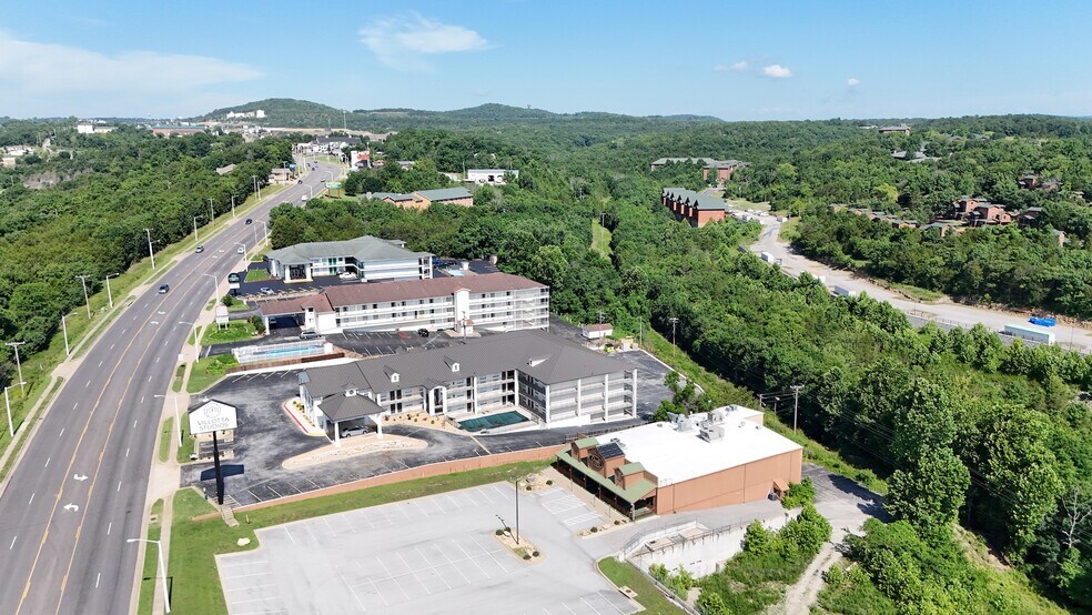 2280 Shepherd of the Hills Expy, Branson, MO à louer - Photo de l’immeuble – Image 3 sur 6