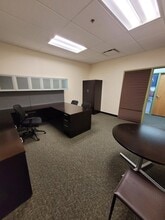 7125 W Gunnison St, Harwood Heights, IL à louer Photo intérieure– Image 1 sur 4