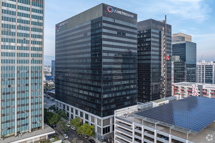 3550 Wilshire Blvd, Los Angeles, CA à louer - Photo de l’immeuble – Image 1 sur 4