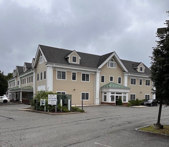135 Bedford Rd, Armonk, NY à louer - Photo de l’immeuble – Image 3 sur 12