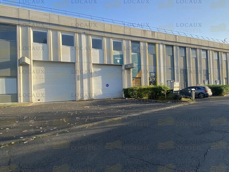 Local d’activités dans Gennevilliers à louer - Photo de l’immeuble – Image 2 sur 10