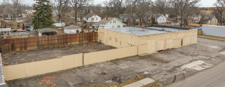 4300 E 7 Mile Rd, Detroit, MI à vendre - Photo de l’immeuble – Image 2 sur 5
