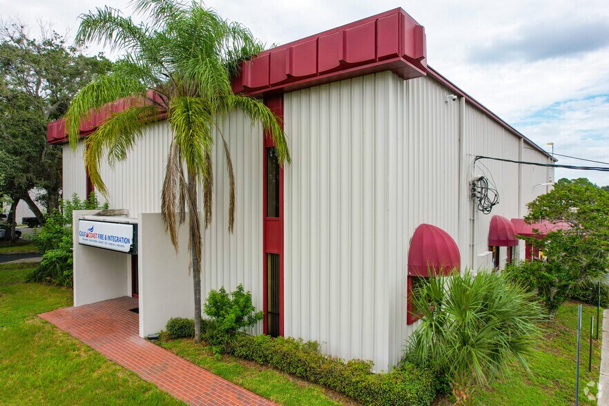 1921 Tampa East Blvd, Tampa, FL à vendre - Photo de l’immeuble – Image 2 sur 18