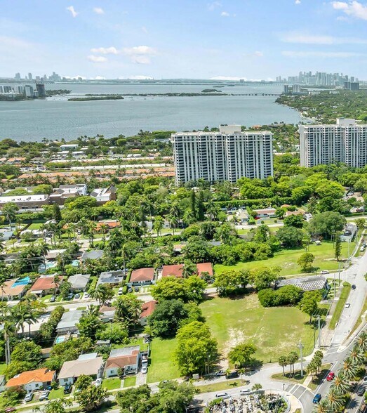 1401 NE 108th St, Miami, FL à vendre - Photo de l’immeuble – Image 2 sur 5
