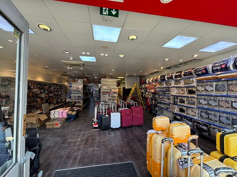 69-69a High St, Ruislip à vendre - Photo de l’immeuble – Image 2 sur 3