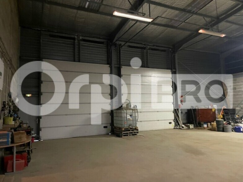 Industriel/Logistique dans Sainte Euphemie à louer - Photo intérieure – Image 3 sur 9