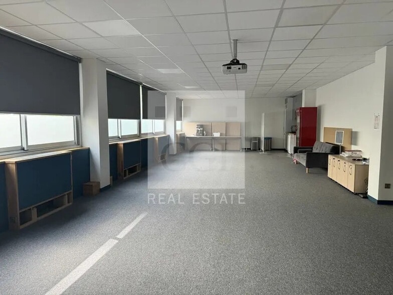 Bureau dans Villeurbanne à louer - Photo de l’immeuble – Image 3 sur 12