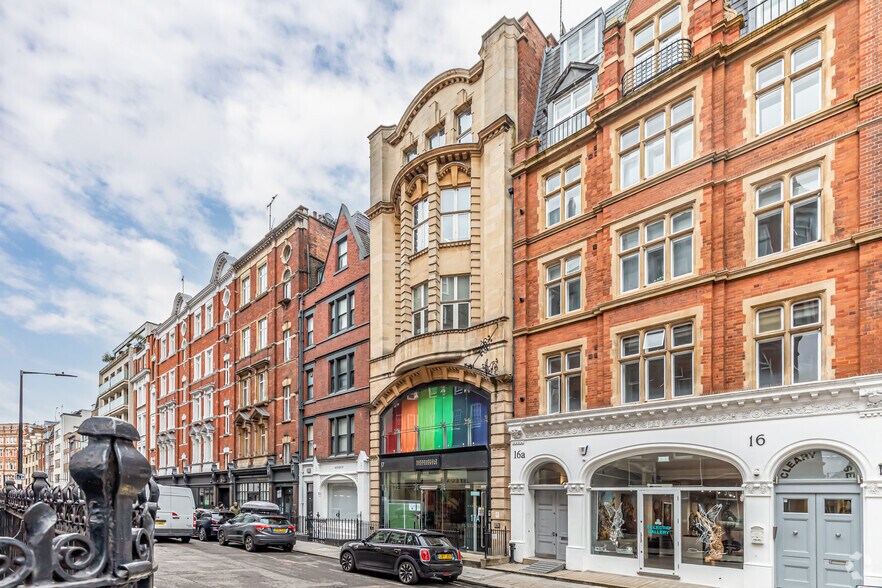 17-17A Newman St, Londres à louer - Photo de l’immeuble – Image 1 sur 5