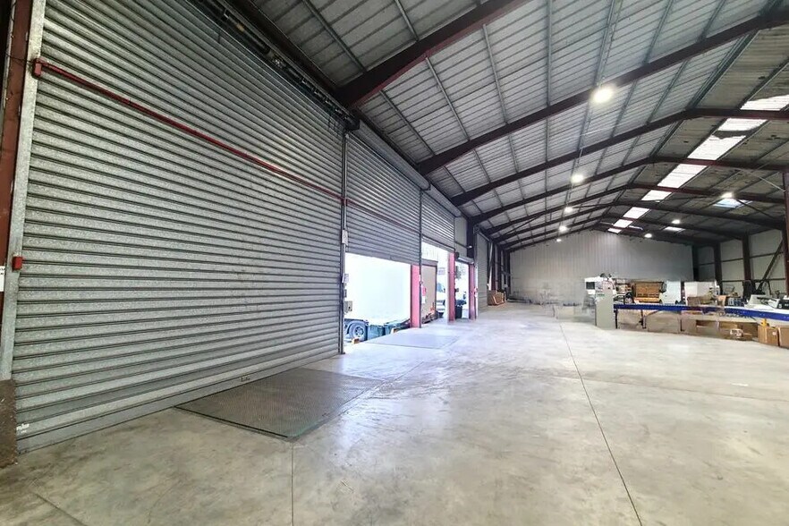 Local d'activités dans Peyrehorade à vendre - Photo de l’immeuble – Image 3 sur 4