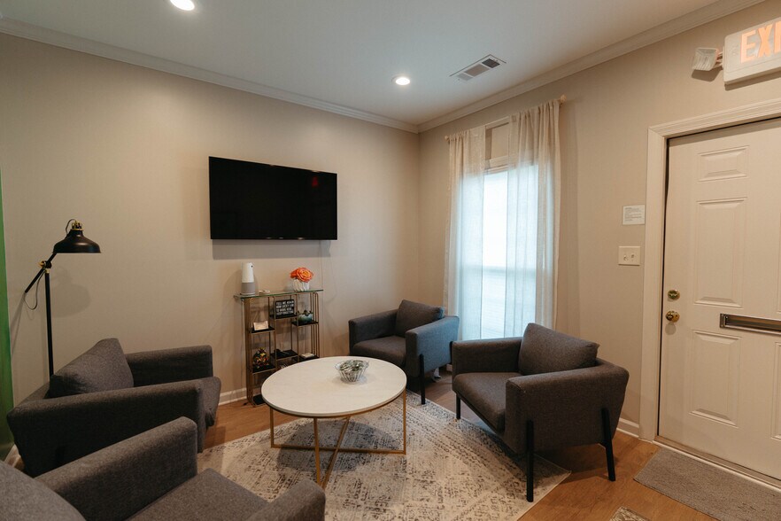 540 SE Powder Springs St, Marietta, GA à vendre - Photo de l’immeuble – Image 3 sur 19