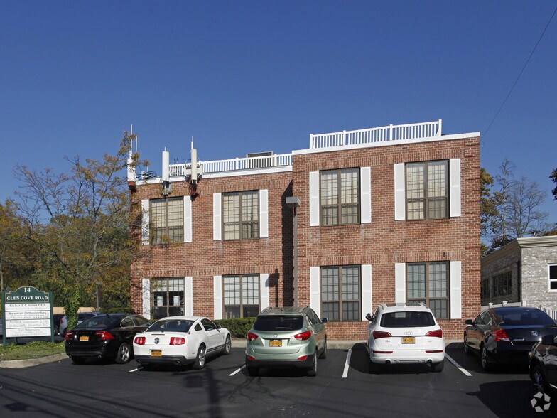 14 Glen Cove Rd, Roslyn Heights, NY à louer - Photo de l’immeuble – Image 2 sur 8