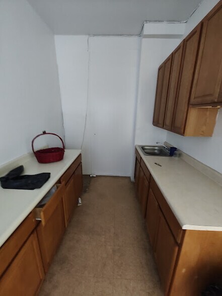 955 Underhill Ave, Bronx, NY à louer - Photo intérieure – Image 2 sur 3