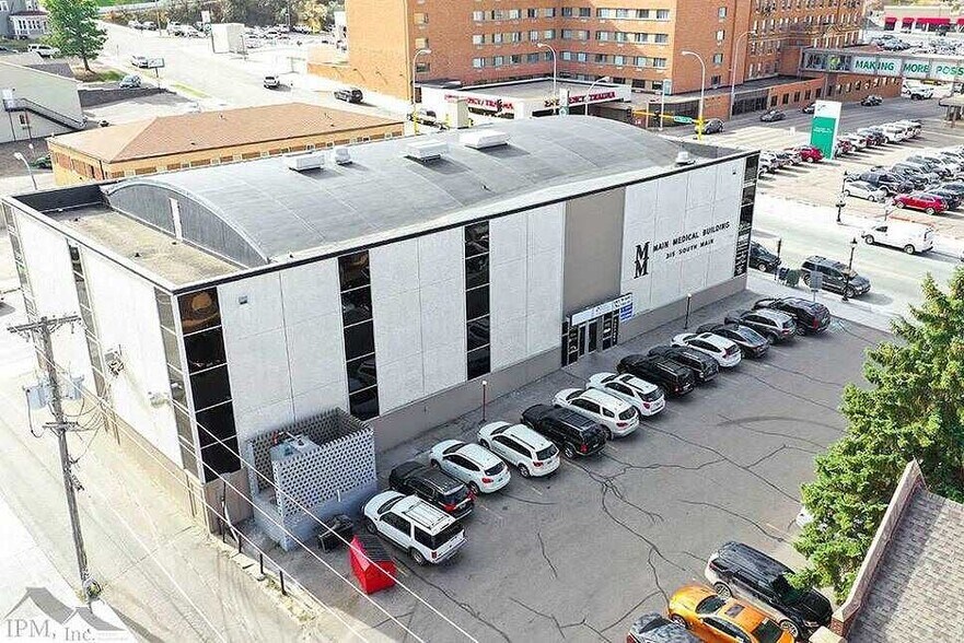 315 Main St S, Minot, ND à vendre - Photo de l’immeuble – Image 1 sur 12