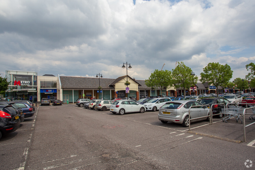 Mustard Mill Rd, Staines à louer - Photo de l’immeuble – Image 3 sur 3