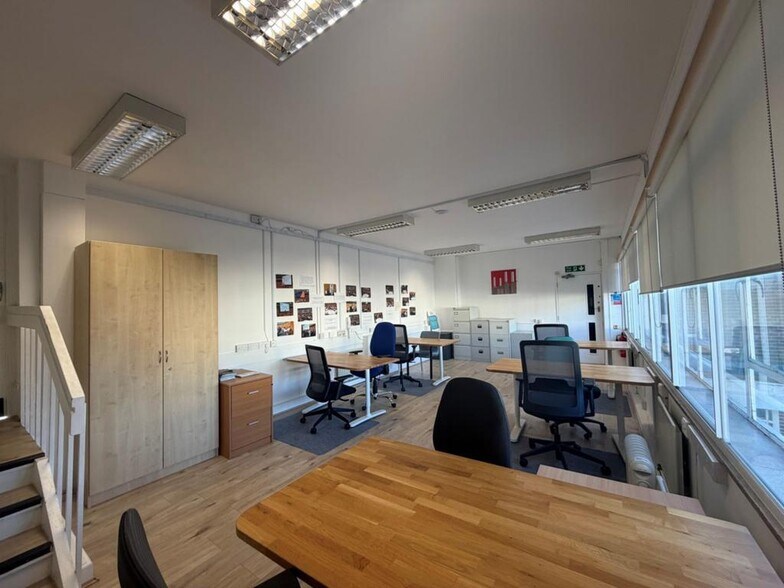 181 Mortimer Rd, Londres à louer - Photo de l’immeuble – Image 3 sur 4