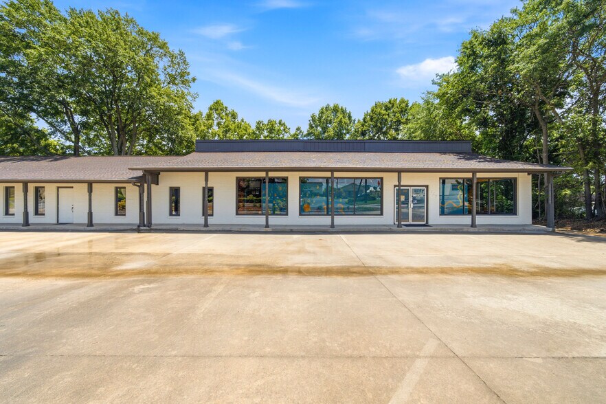125-145 E Georgia Ave, Fayetteville, GA à vendre - Photo de l’immeuble – Image 1 sur 76