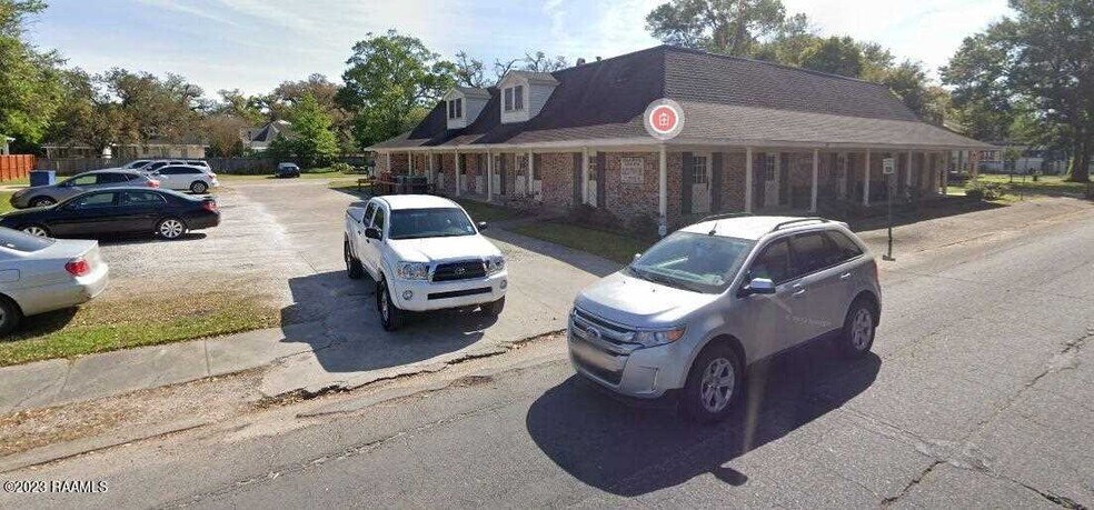 441 Charles St, New Iberia, LA à vendre - Photo de l’immeuble – Image 3 sur 8