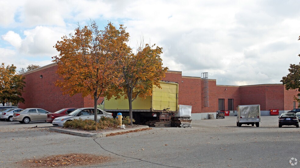 160 Bradwick Dr, Concord, ON à louer - Photo de l’immeuble – Image 2 sur 7